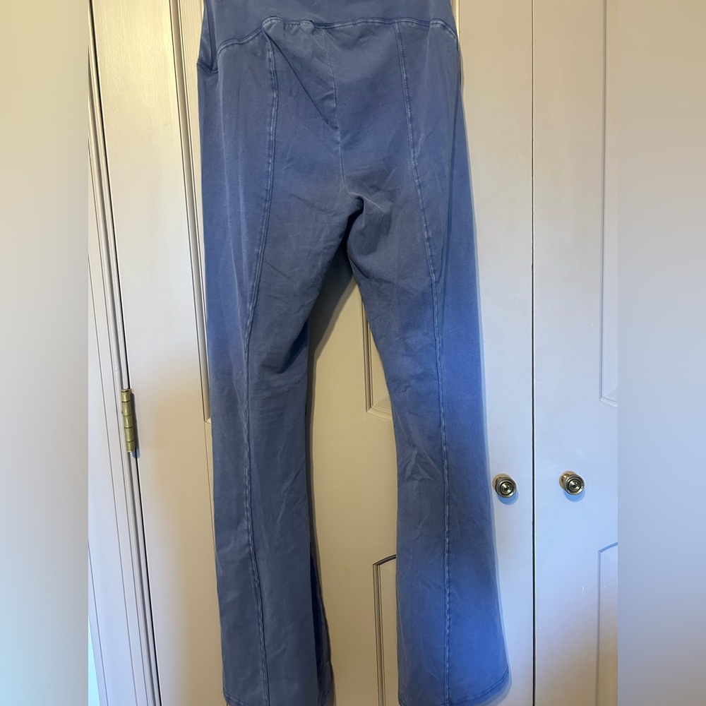 Aerie size medium never worn flare pants - Picture 2 of 3